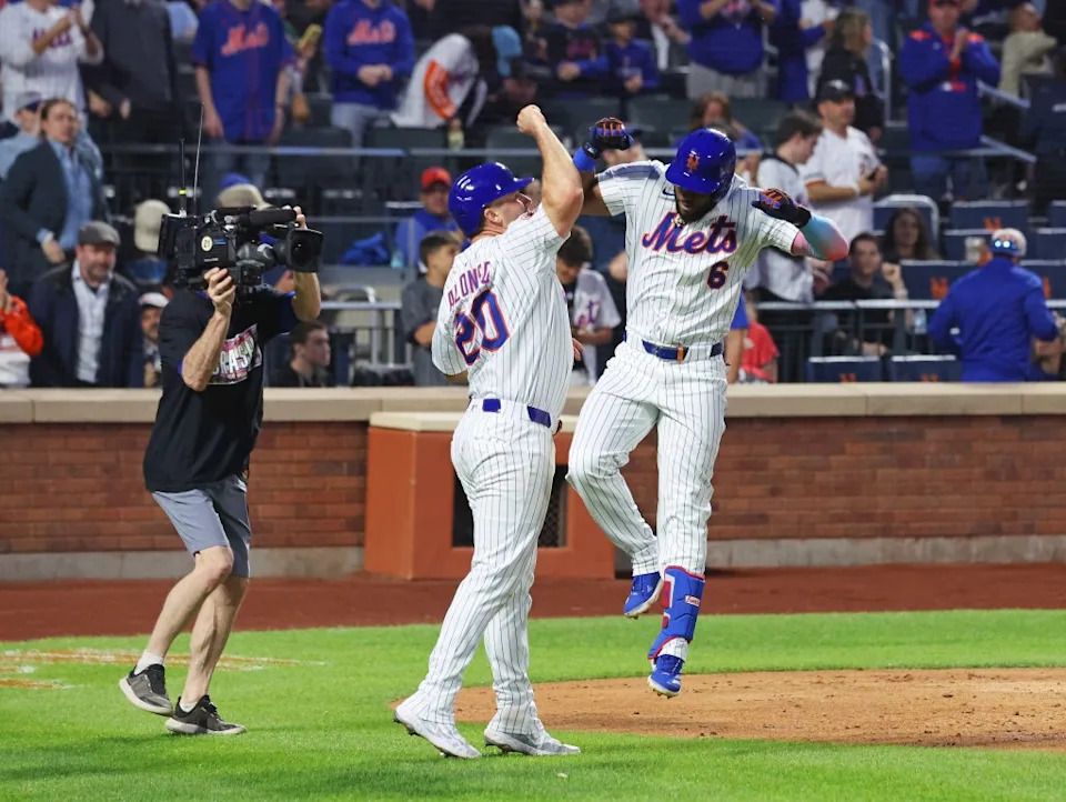 Mets outfielder Starling Marte (6) celebrates a two-run home run during the third inning when the Mets played the Arizona Diamondbacks. Robert Sabo for NY Post