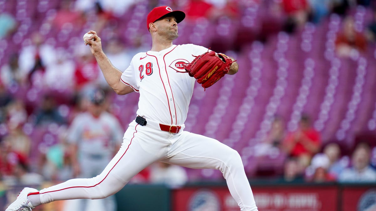 Cincinnati Reds winning streak rolls on with win over Cardinals