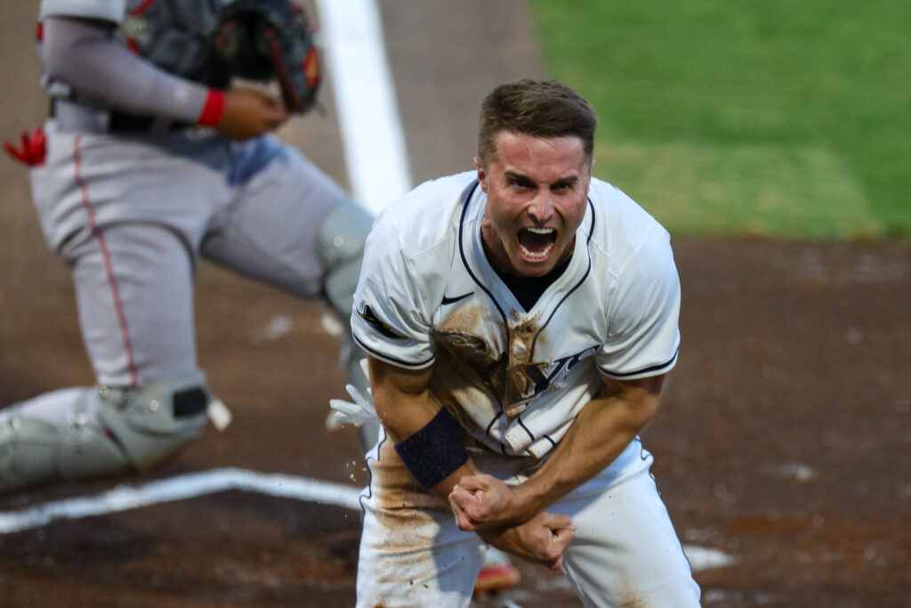 AL Notes: Mangum, Lewis, Clase