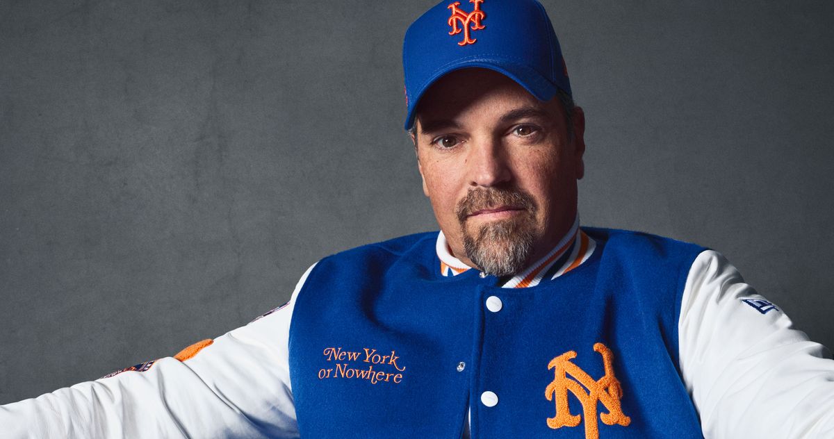 Mike Piazza Is Alive and Well and Living in Italy