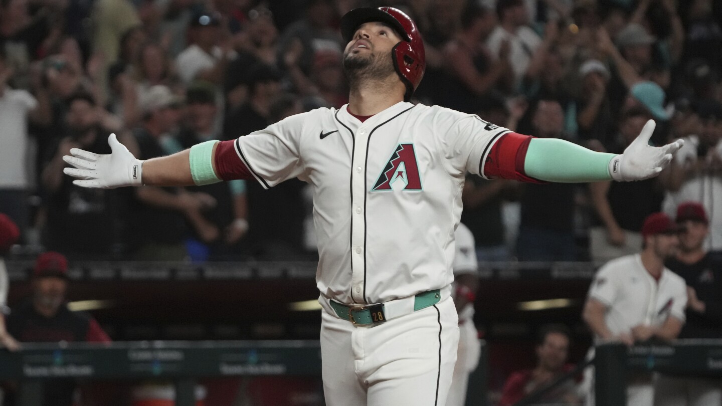 Arizona's Eugenio Suárez becomes 19th player in MLB history to hit 4 HRs in game