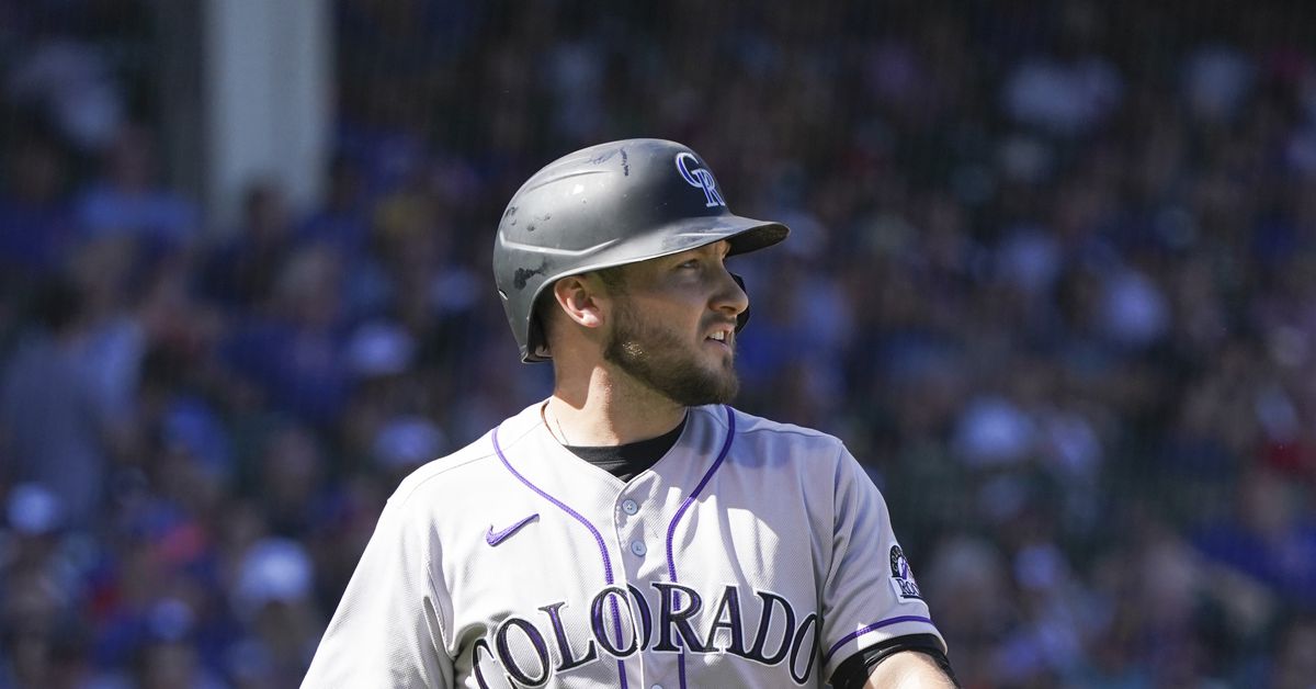 Cincinnati Reds sign utilityman Garrett Hampson to big league deal