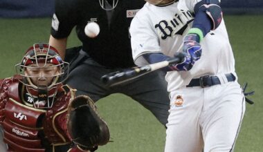 Baseball: Orix's Kenya Wakatsuki hits walk-off double on NPB's Opening Day