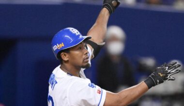Baseball: Kenta Bright's two-run double lifts Dragons over Carp
