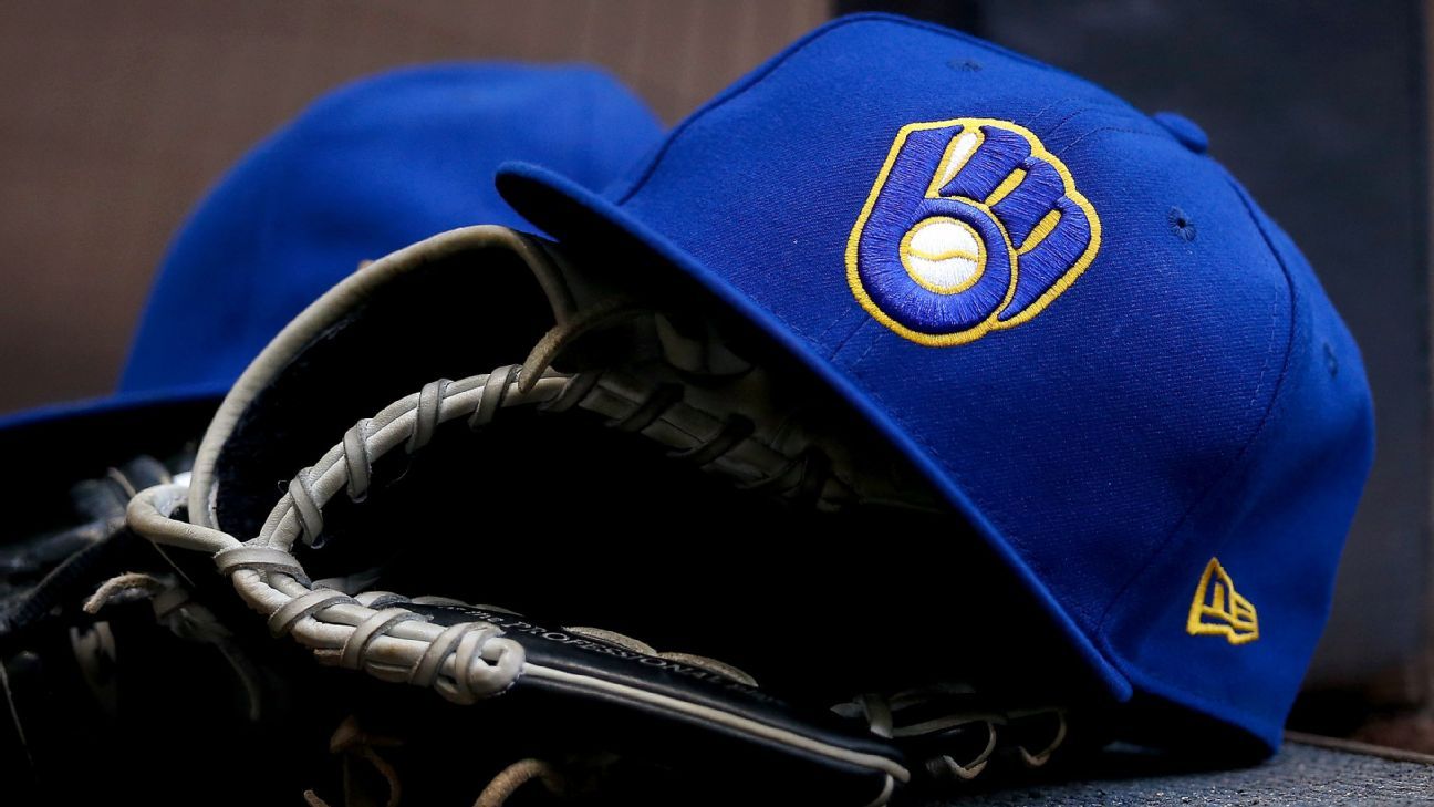 Brewers call up Monasterio and Hudson from minors, DFA Capra