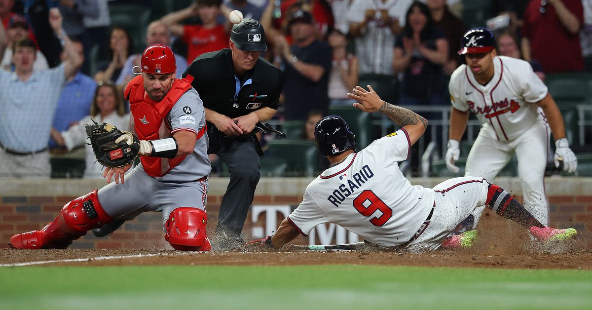 Atlanta Braves DFA Eddie Rosario, add Luke Williams back to roster