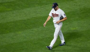 45-Year-Old Former Minnesota Twins Pitcher Signs With New AL Central Team