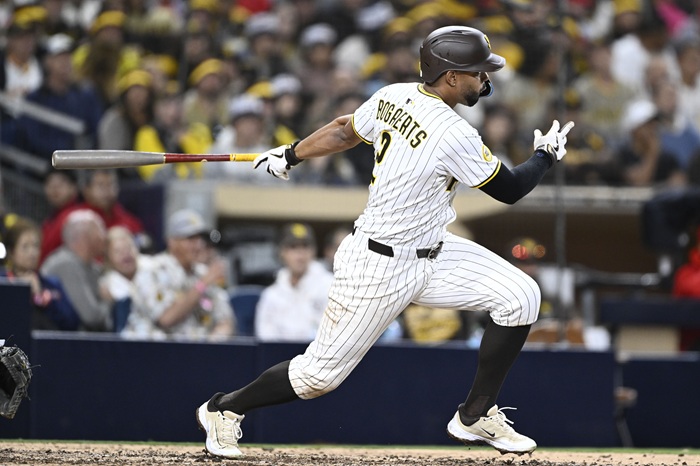 Padres' bats stifled in Vedder Cup opener, fall to Mariners 5-1