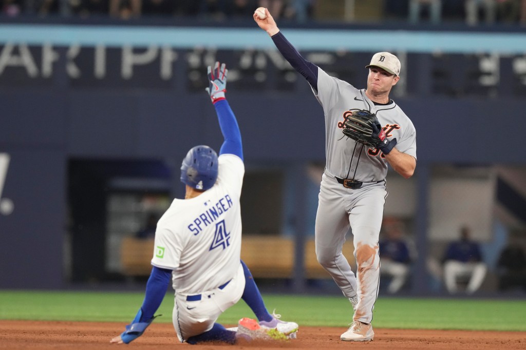 Walks come back to bite Tigers in one-run loss to Blue Jays – Macomb Daily