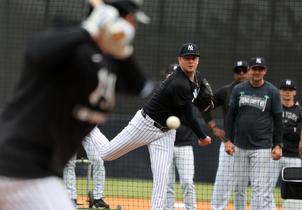 Yankees keep rehabbing reliever in minors to work back to MLB shape