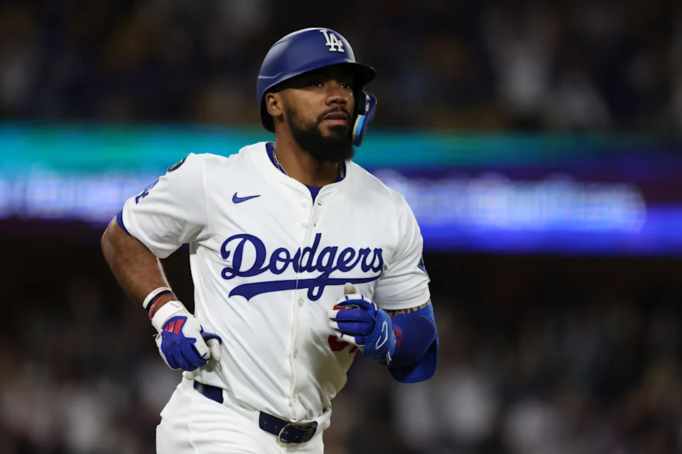 Los Angeles Dodgers outfielder Teoscar Hernandez (37)© Jason Parkhurst-Imagn Images