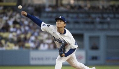 Dodgers' Yoshinobu Yamamoto has no-hit bid broken up in 7th against the Diamondbacks