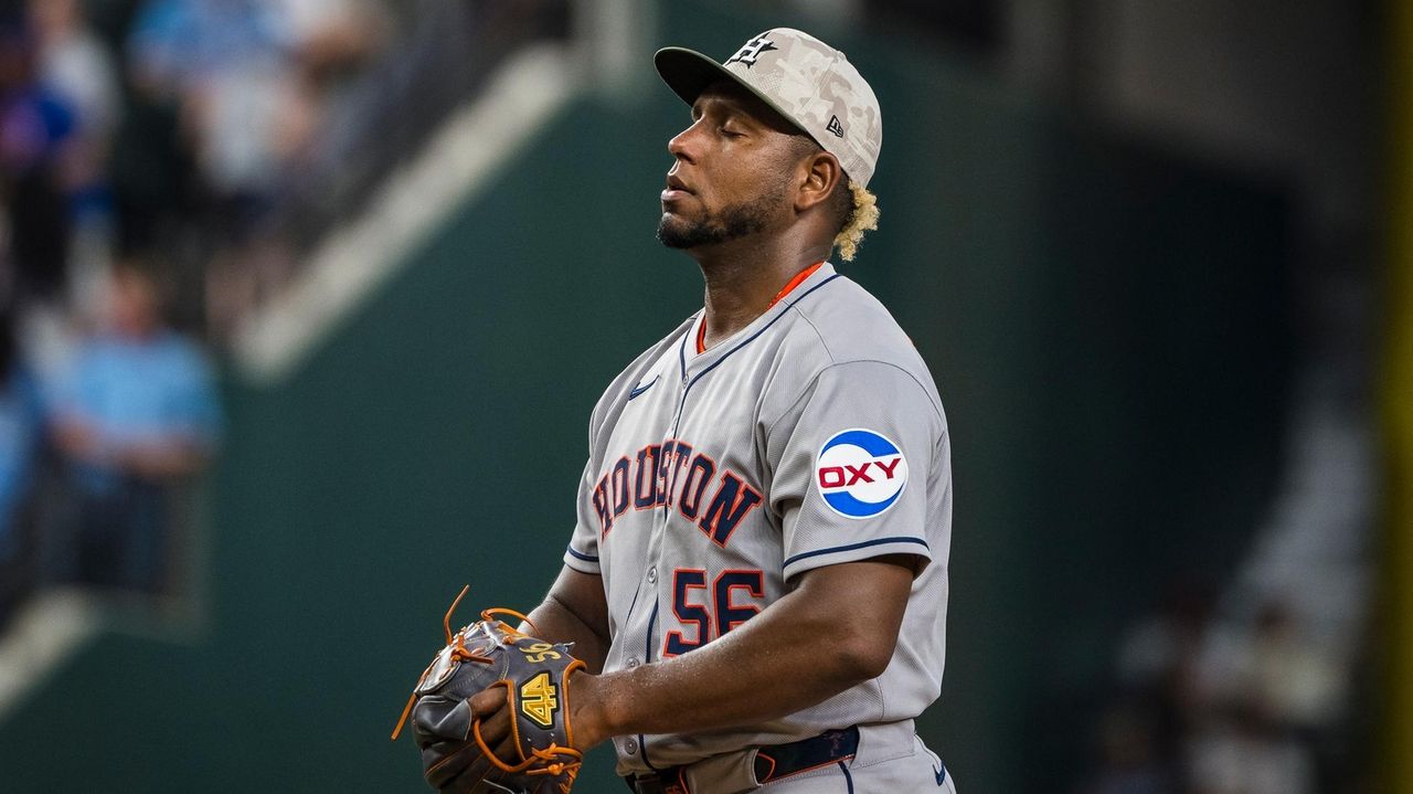 Astros' Ronel Blanco placed on injured list with elbow inflammation