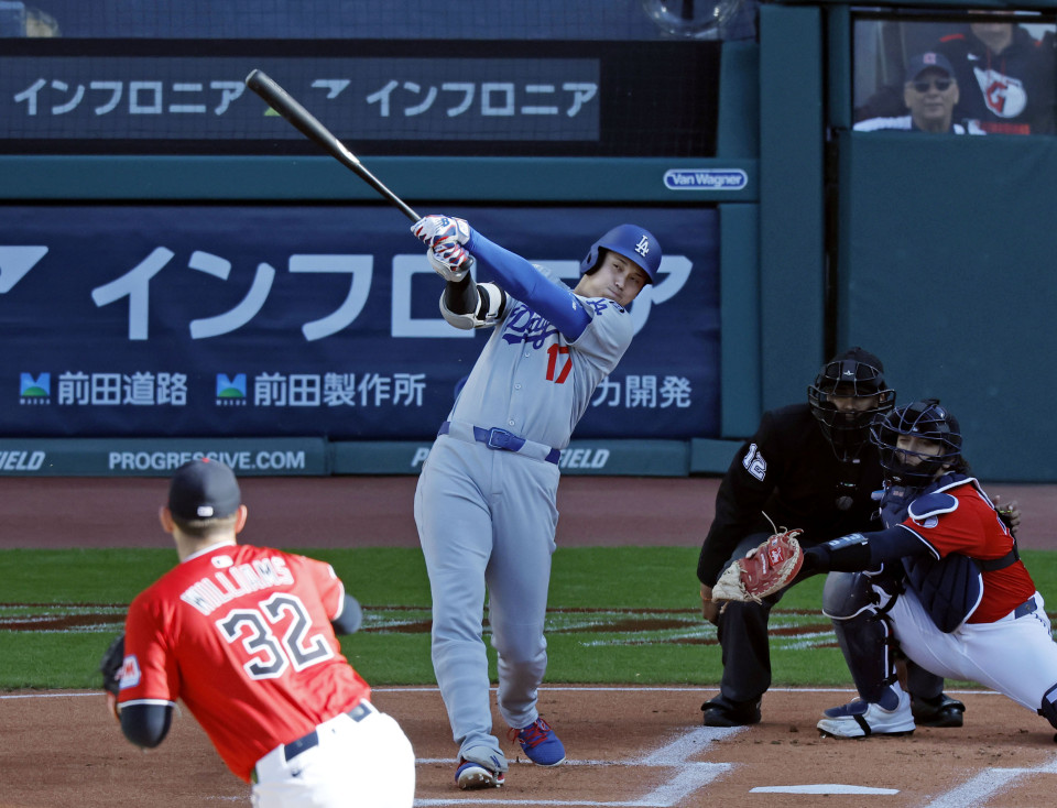Ohtani homers, Yamamoto gets win for Dodgers at Cleveland
