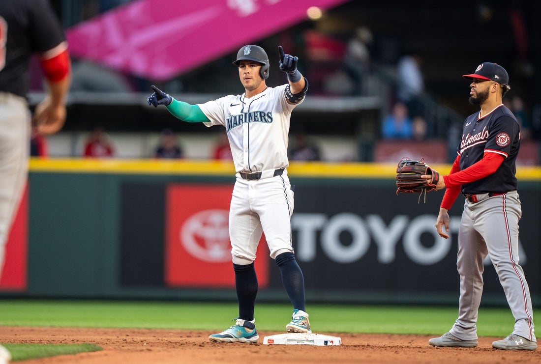 Cal Raleigh's 2 homers propel Mariners past Nationals