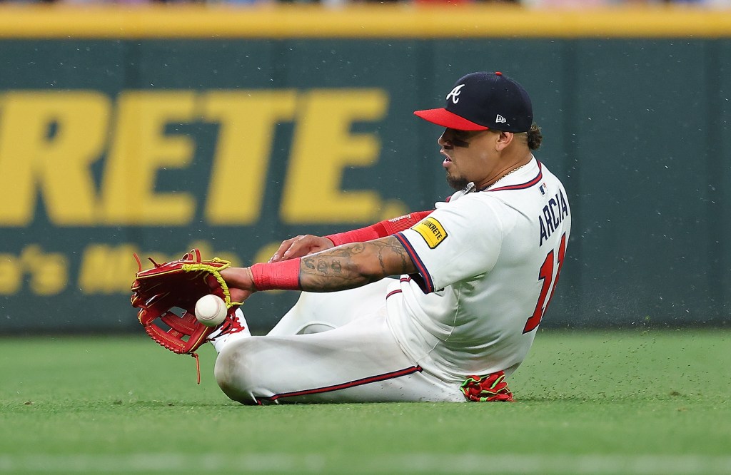 Rockies sign veteran infielder Orlando Arcia to major league deal