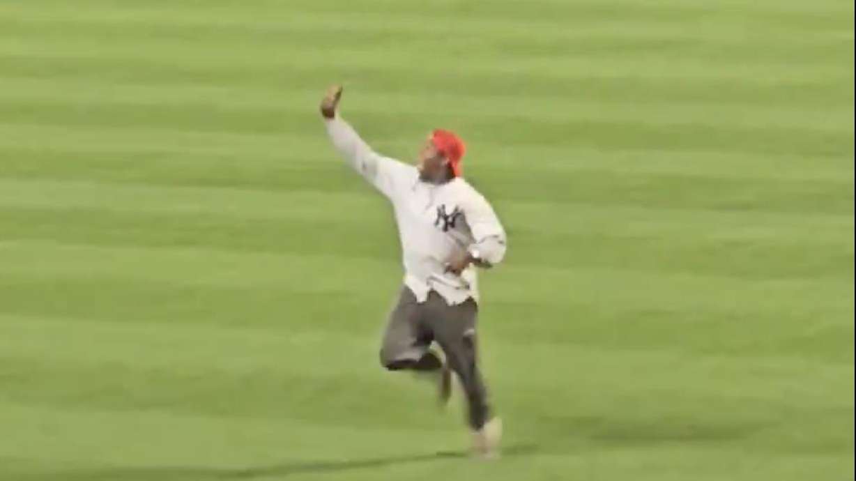 Have You Seen This? Yankees fan gets dragged from stands after running onto field