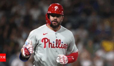 Will Kyle Schwarber play tonight against Milwaukee Brewers? Latest update on Philadelphia Phillies star's injury report (May 30, 2025) | MLB News