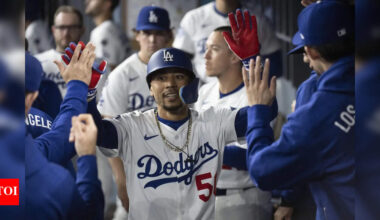 Mookie Betts suffers bizarre toe injury, sidelined for Dodgers' high-stakes Yankees series opener | MLB News