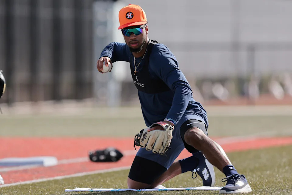 Houston Astros infielder Brice Matthews (86) works out during spring trainingSam Navarro-Imagn Images