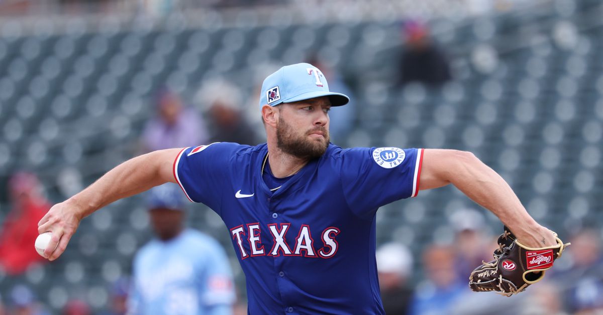 Desperate for arms, the Chicago White Sox sign veteran Adrian Houser for immediate rotation assistance