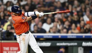 Astros win 2-1 on walk-off ninth inning home run