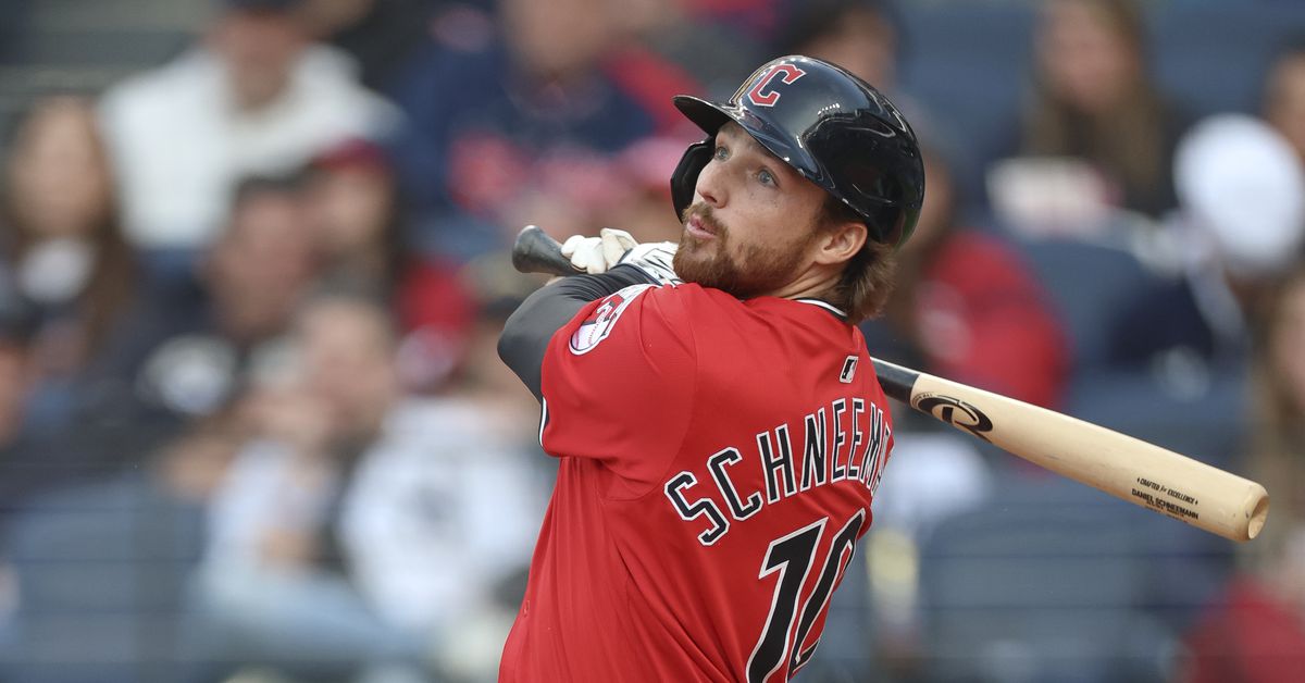 Schneemann the Slugging Snowman - Covering the Corner