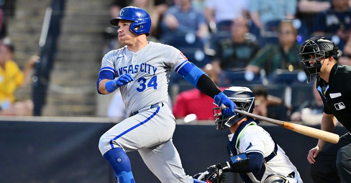 Royals break out the bats to beat Rays 8-2, sweep series