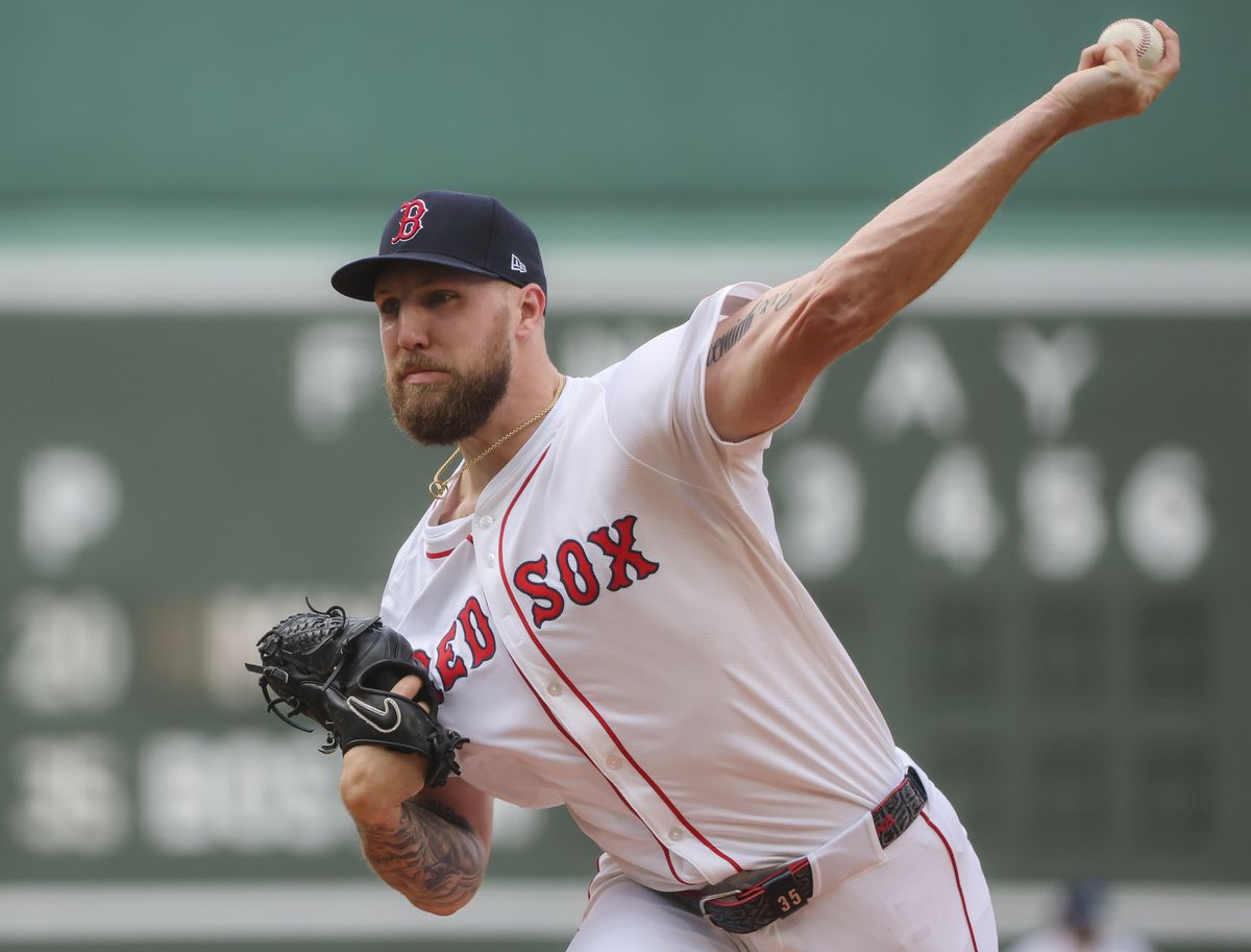 Sunday Funday? Not for the Red Sox, who hear from the Fenway Park boobirds after loss to Twins drops record back to .500.