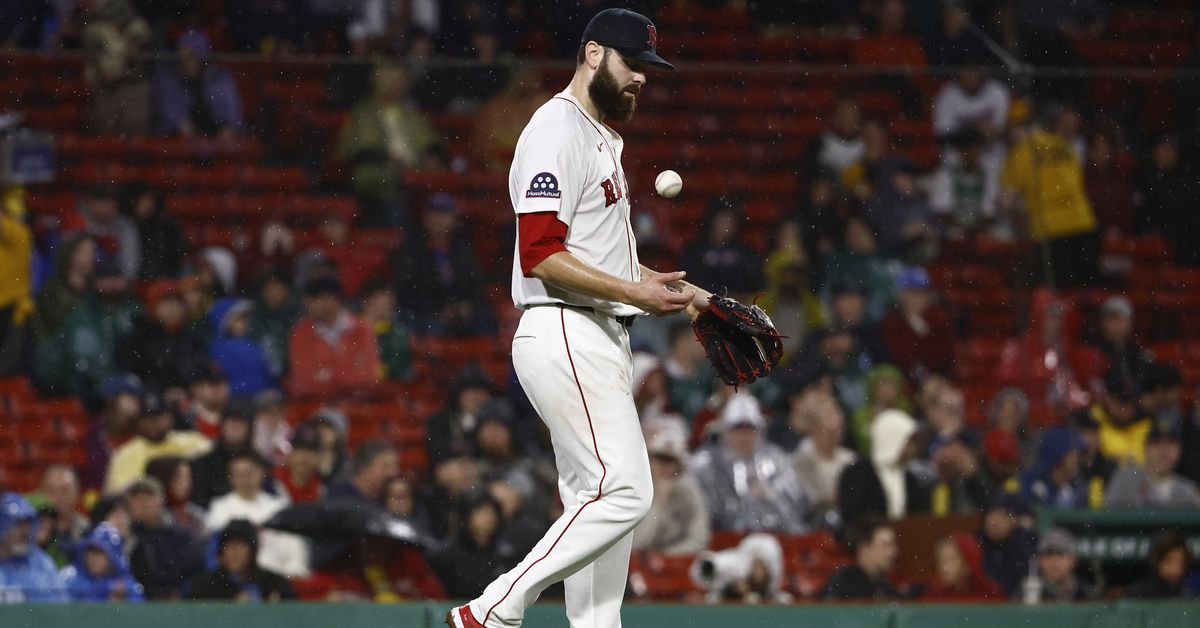 Rangers 6, Red Sox 1: A soggy, uninspiring mess