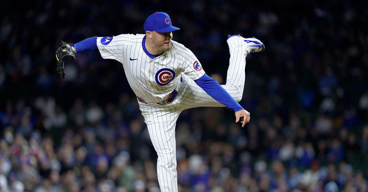 Cubs roster move: Caleb Thielbar returns from paternity list, Gavin Hollowell optioned