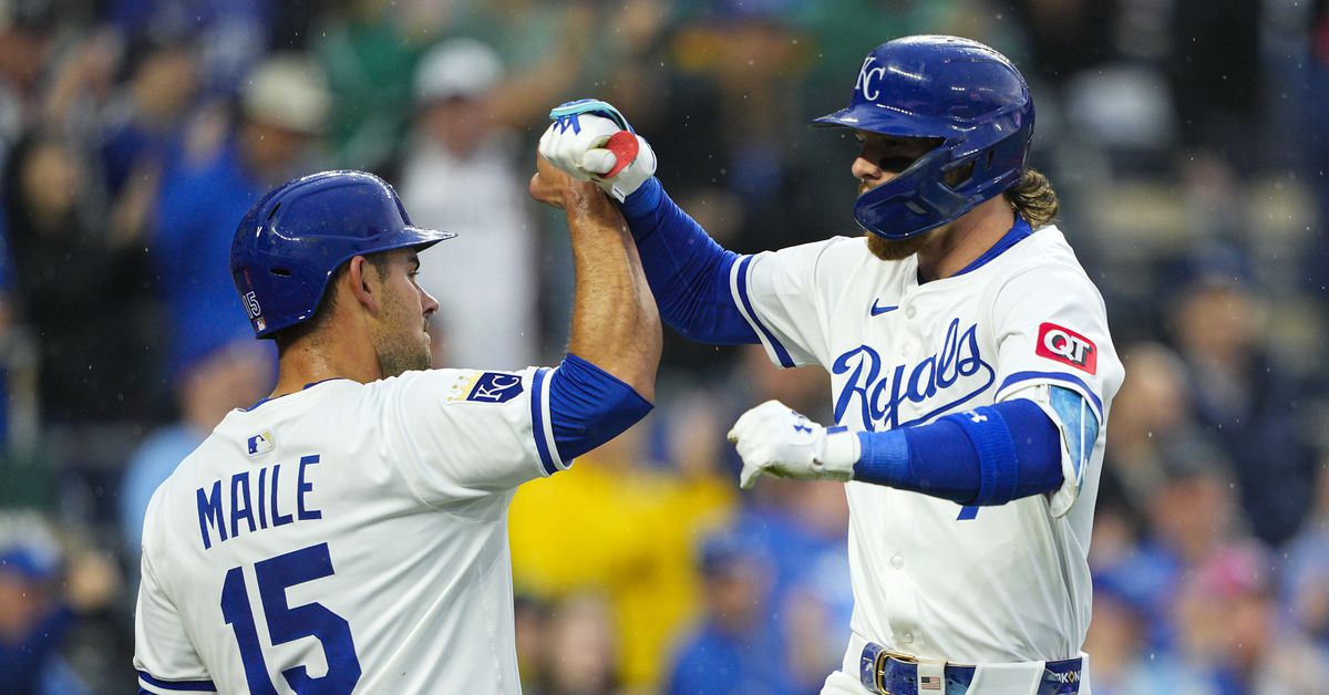 Wacha’s wiliness, Witt’s warhead whomp white wearables 2-1