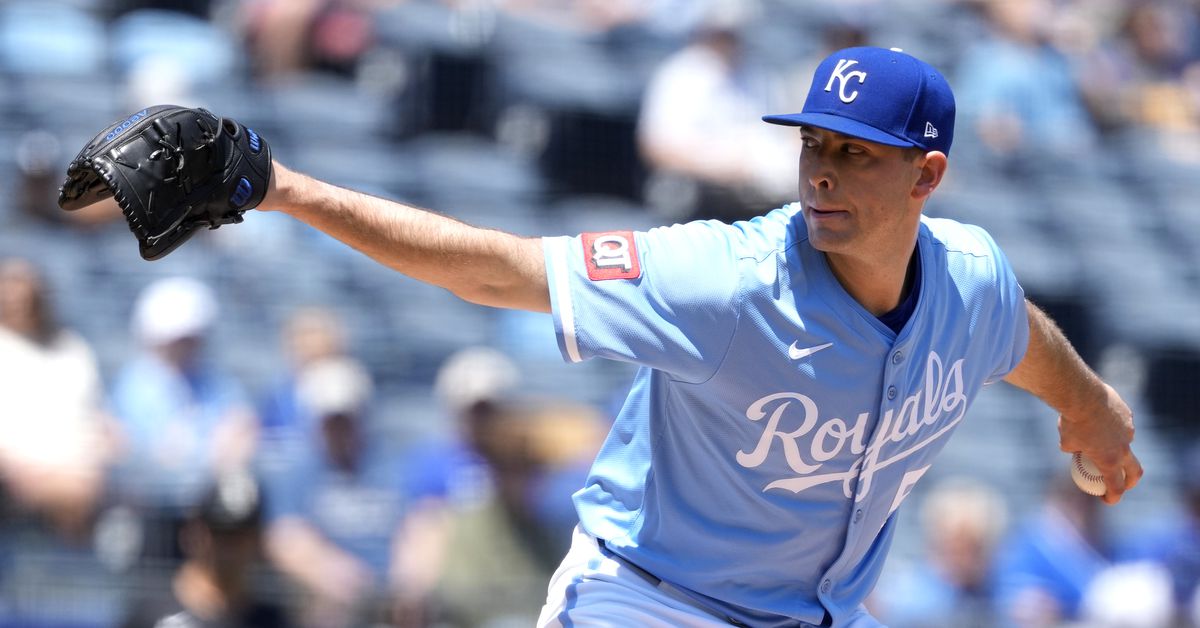 Royals win 10-0 to get the sweep against the White Sox