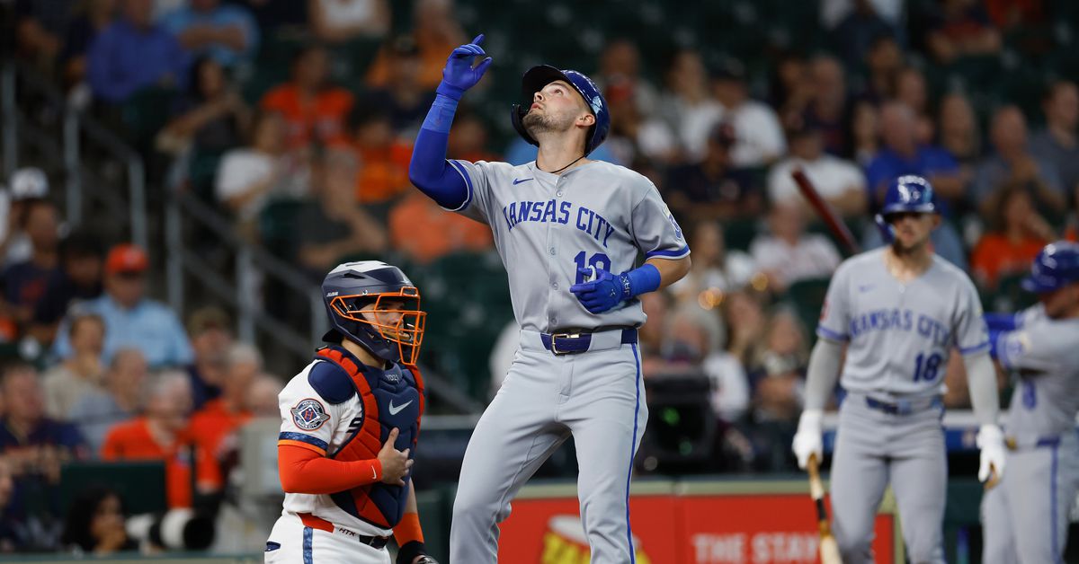 Royals fend off Astros comeback, win 7-5