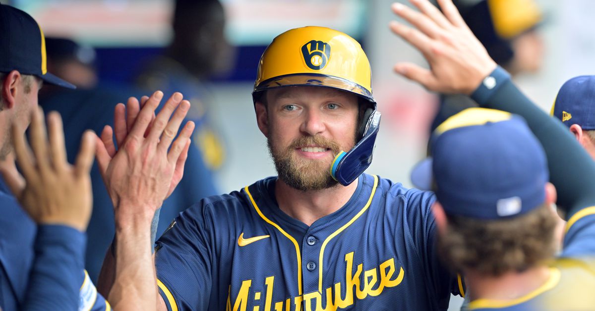 Brewers bats back on track with resounding 9-5 win over the Guardians