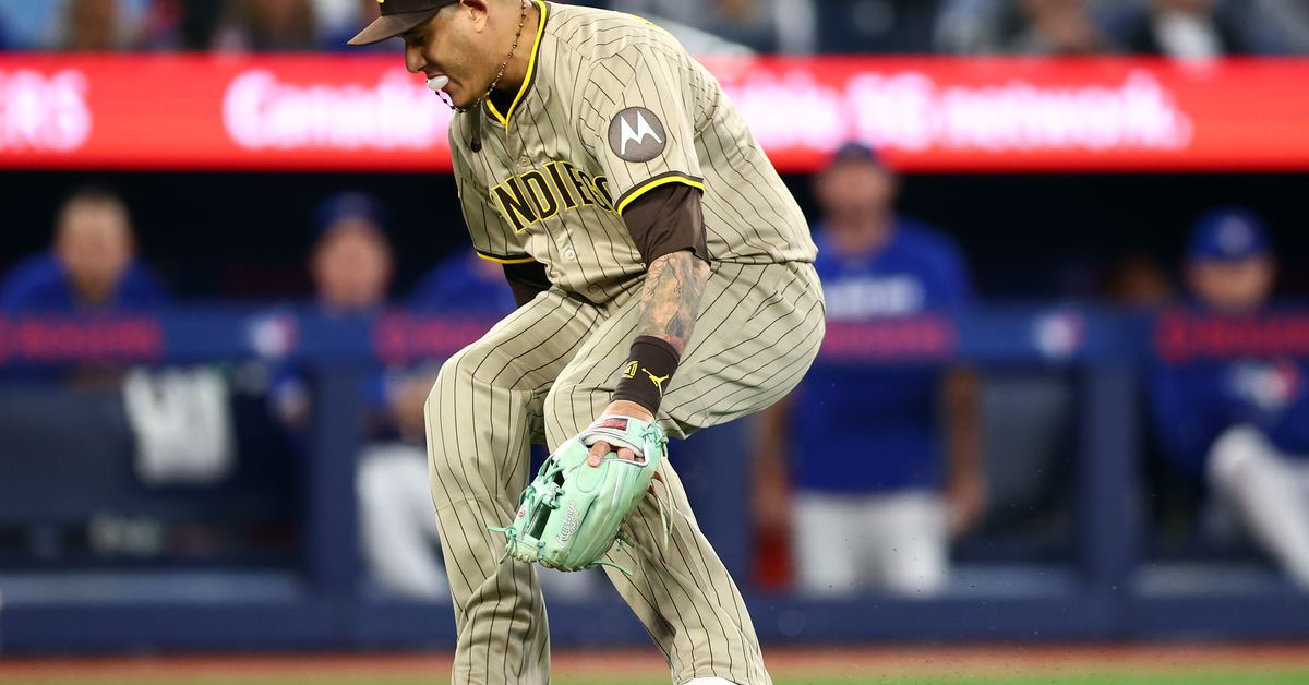 Padres embarrassed in blowout loss to Blue Jays