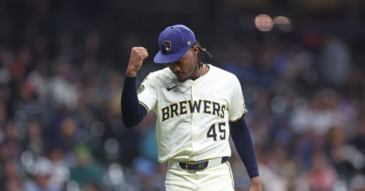 Brewers win series opener 5-4 with late small-ball