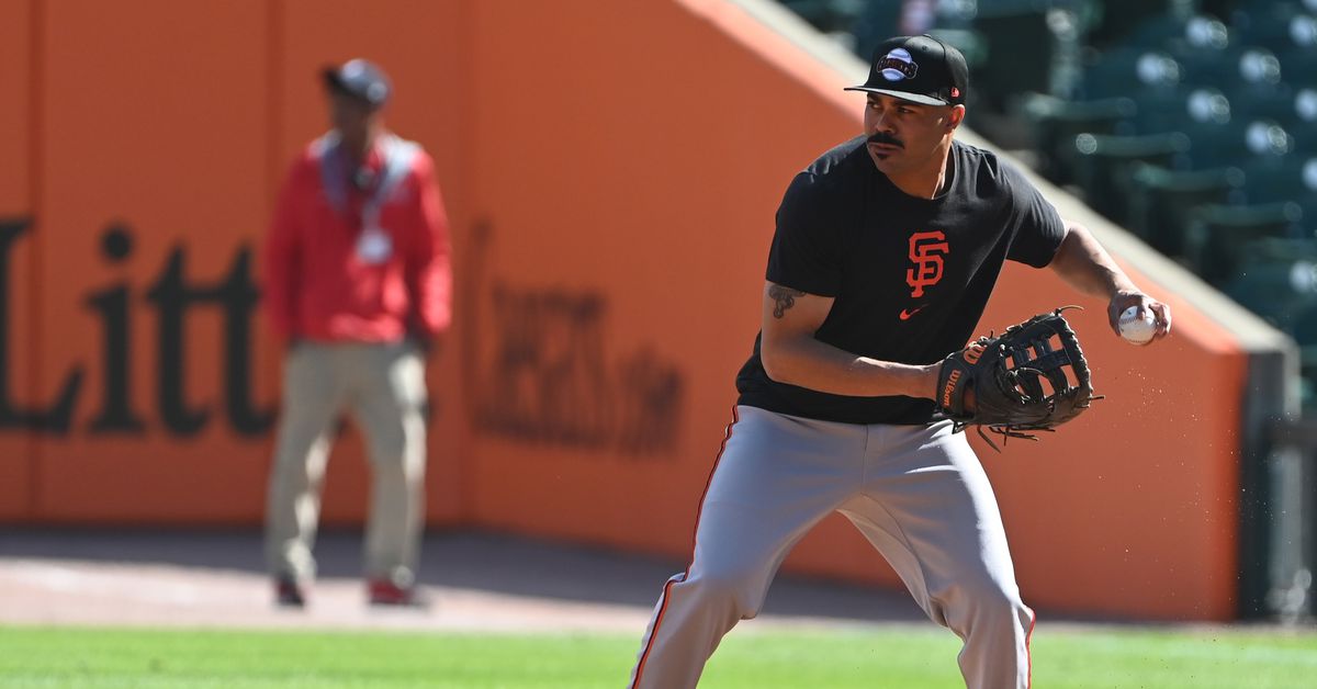 SF Giants News: Posey indicates Giants might be changing course at first base
