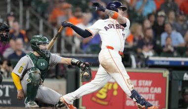 Astros rally in 7th inning to defeat Athletics 5-3