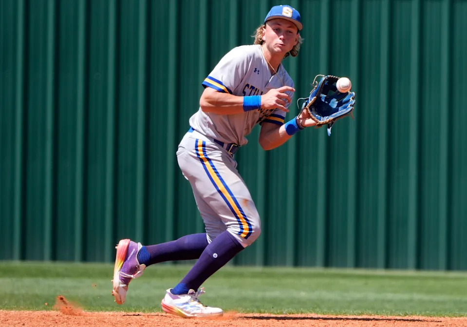 Stillwater's Ethan Holliday catches a line drive during the high school baseball game between Dale and Stillwater at Carl Albert High School in Midwest City, Friday, April, 11, 2025.