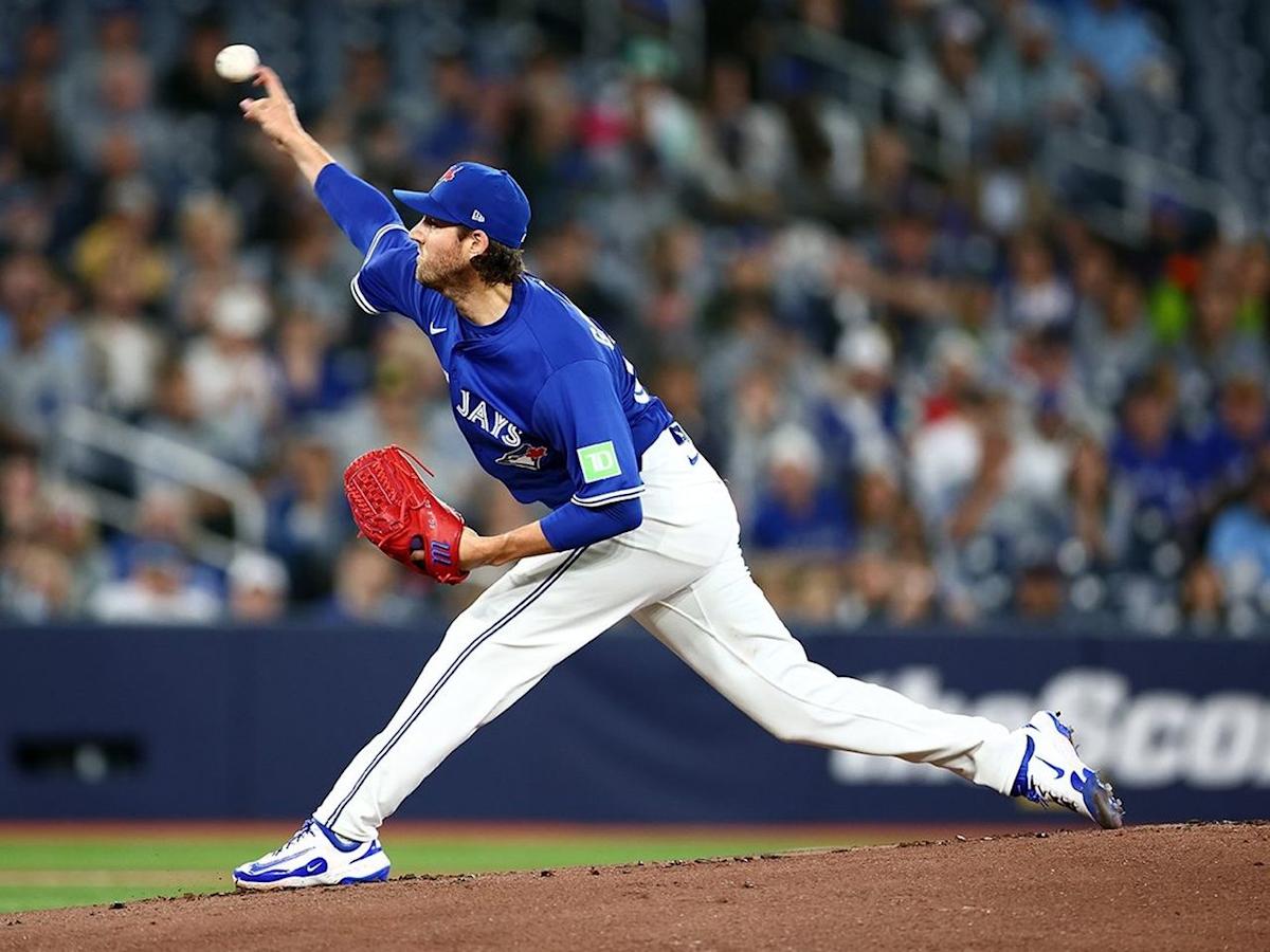 Blue Jays pound error-prone Padres as Gausman looks sharp, but Santander hurt again