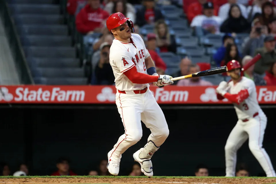 Los Angeles Angels right fielder Mike Trout (27).Kiyoshi Mio-Imagn Images