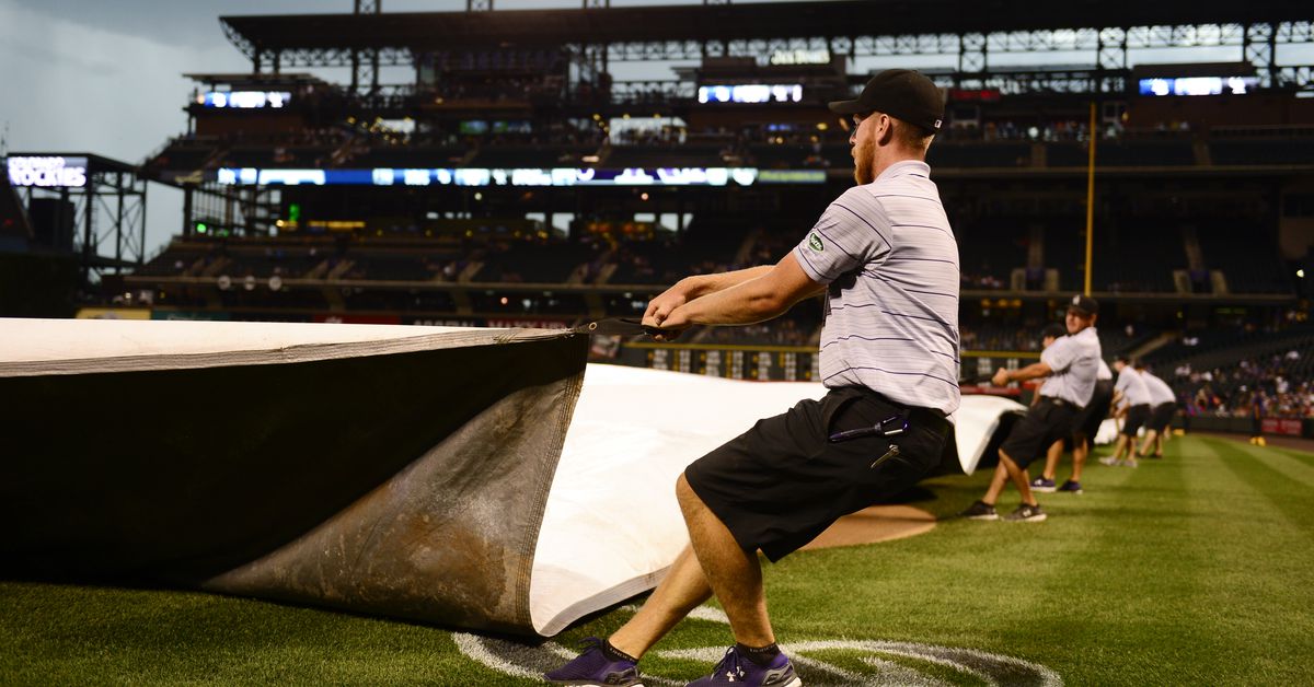 Yankees, Rockies stuck in rain delay during Sunday matinee