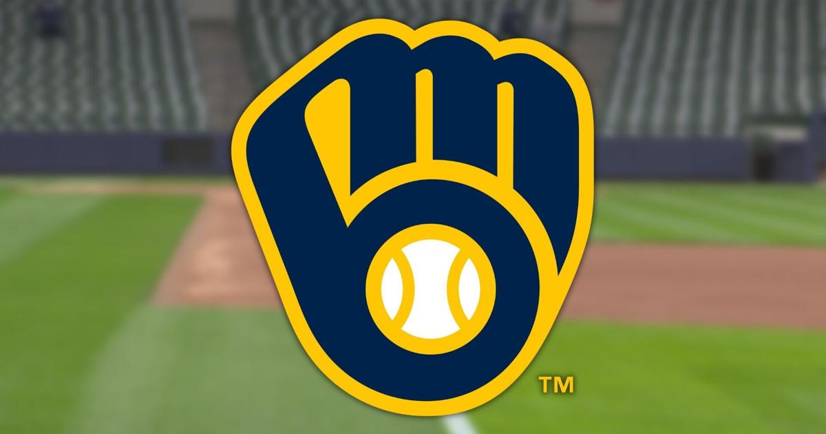 Brewers' Sal Frelick remains out of lineup with knee issue but says he should return later this week | Brewers