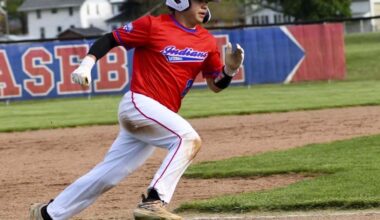 Offensive explosion: Strong start, 14-run third power UCHS over Jets | Sports