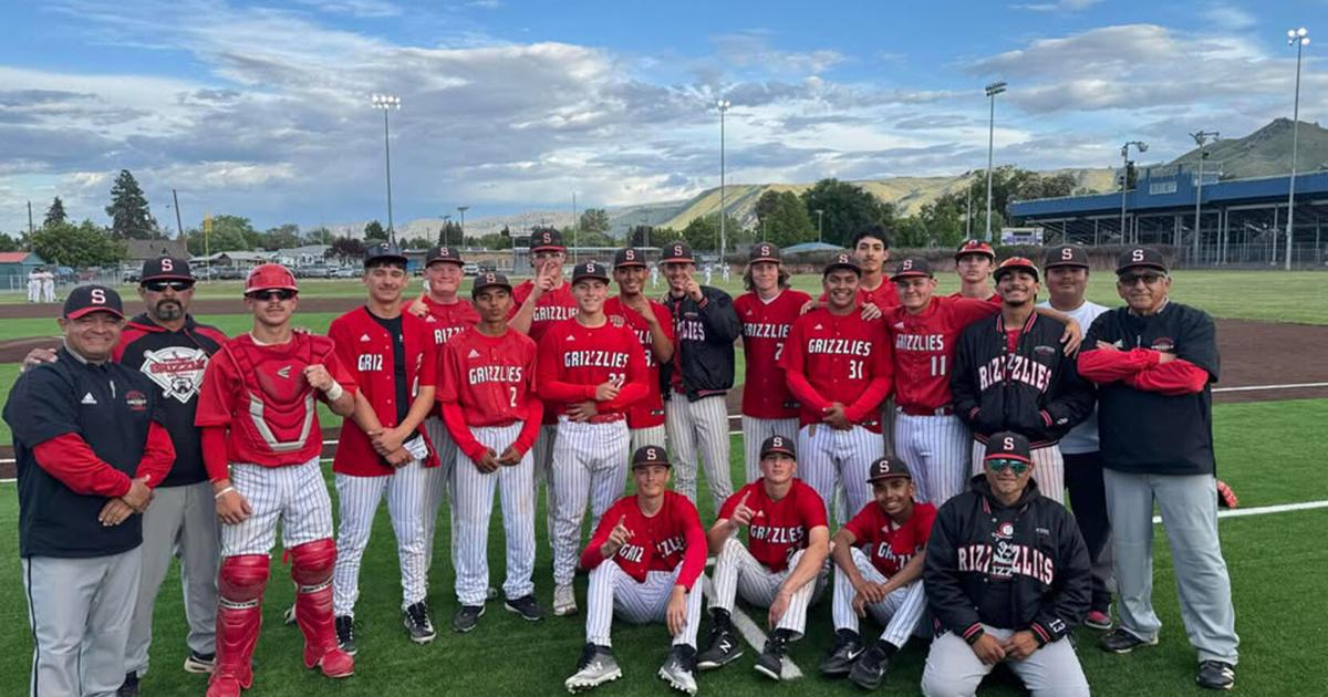 Grizzlies battle through postseason, fall short at districts | High School