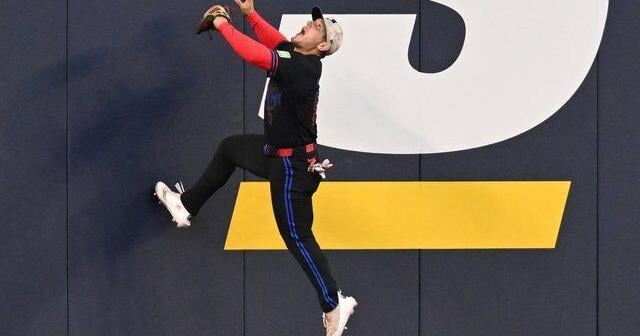 Struggling slugger Anthony Santander stays on Blue Jays' bench in close 5-4 loss | National Sports