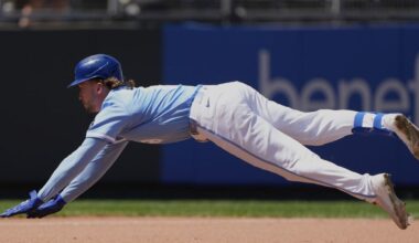 Waters' pinch-hit triple in the 7th inning sparks Royals to 2-1 victory over Cardinals | Sports