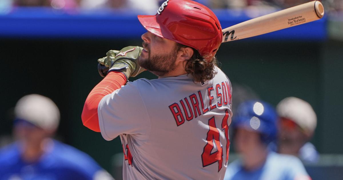 Cardinals leave runs on bases in 1-run loss to Royals