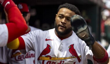 Cardinals' Scott uses past greats, modern flair in his style